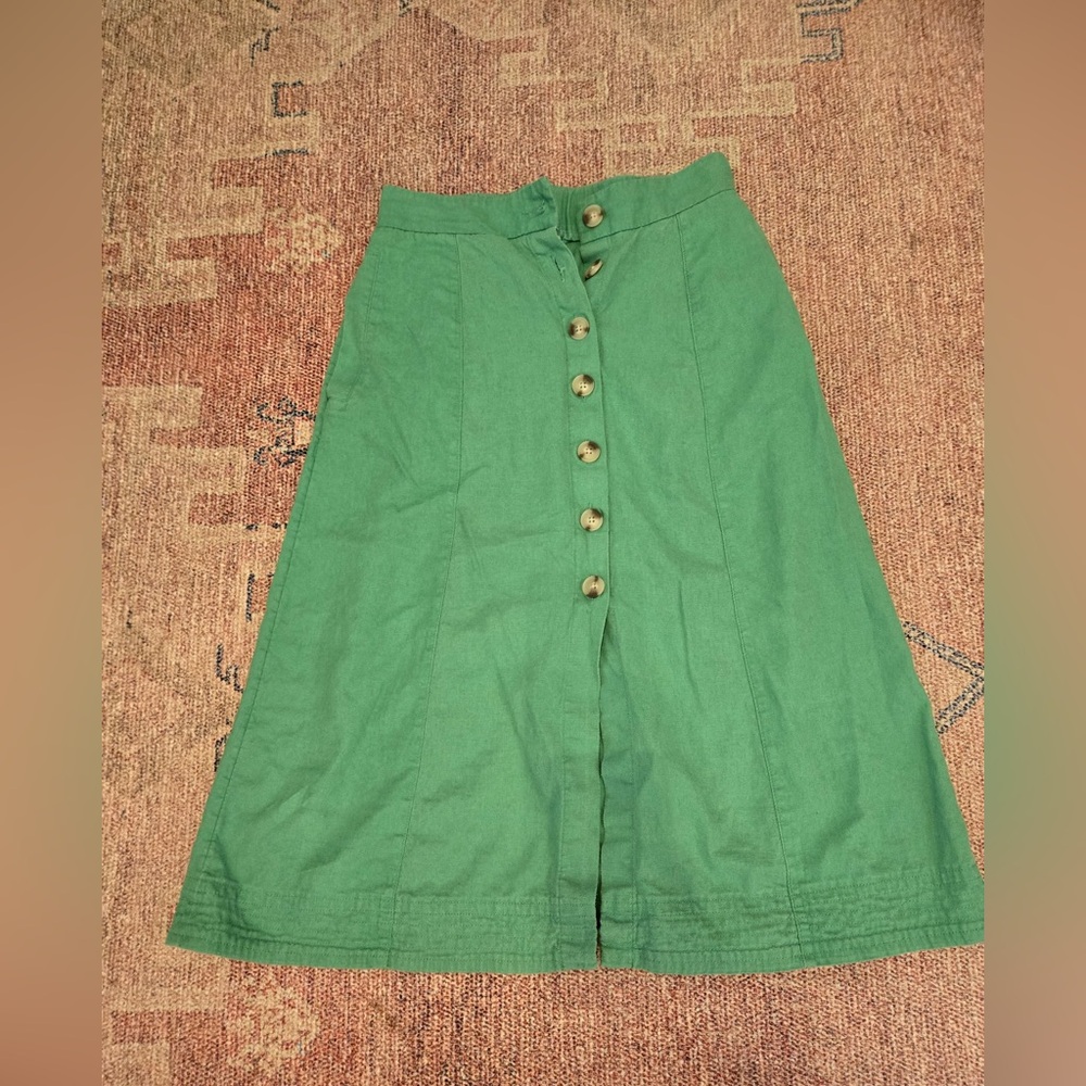 Universal Thread Green Button-Front Midi Skirt
